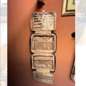 makeup organizer travel